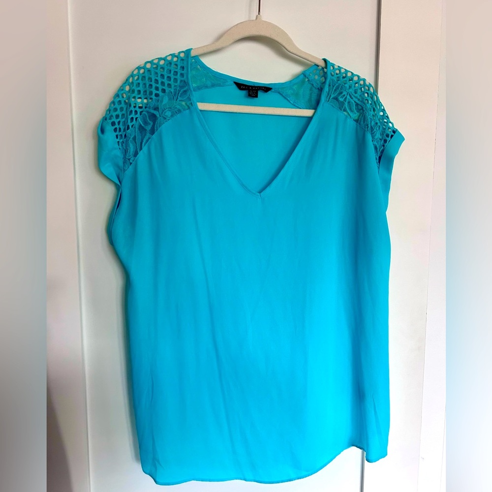Turquoise short sleeve blouse with lace. Size XL.